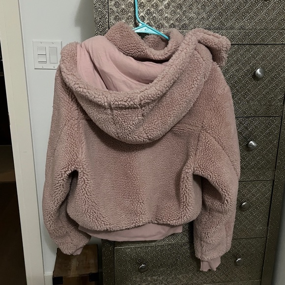 Alo Yoga Sherpa Cropped Bomber Jacket - Dusty Rose - Picture 2 of 3